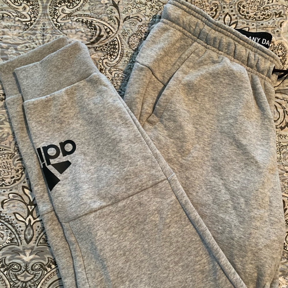Women’s Large Adidas Sweatpants